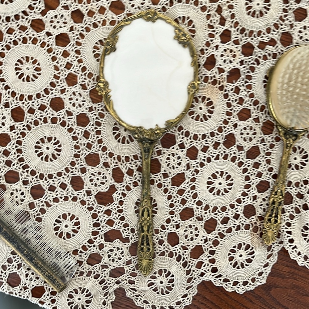 Vintage mirror, brush, comb set - Picture 12 of 16